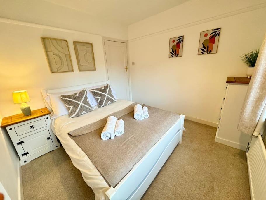 Central Chichester Sanctuary ภายนอก รูปภาพ